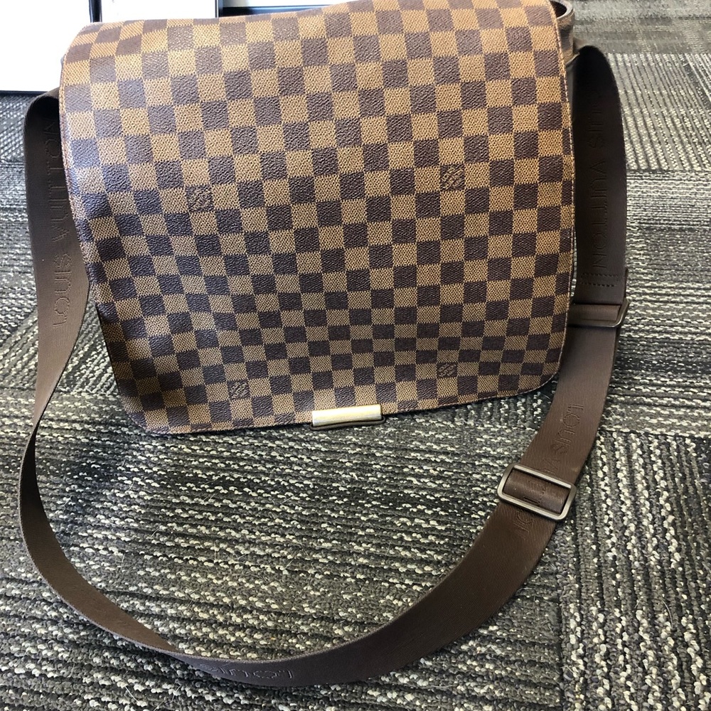 Louis Vuitton damier messanger